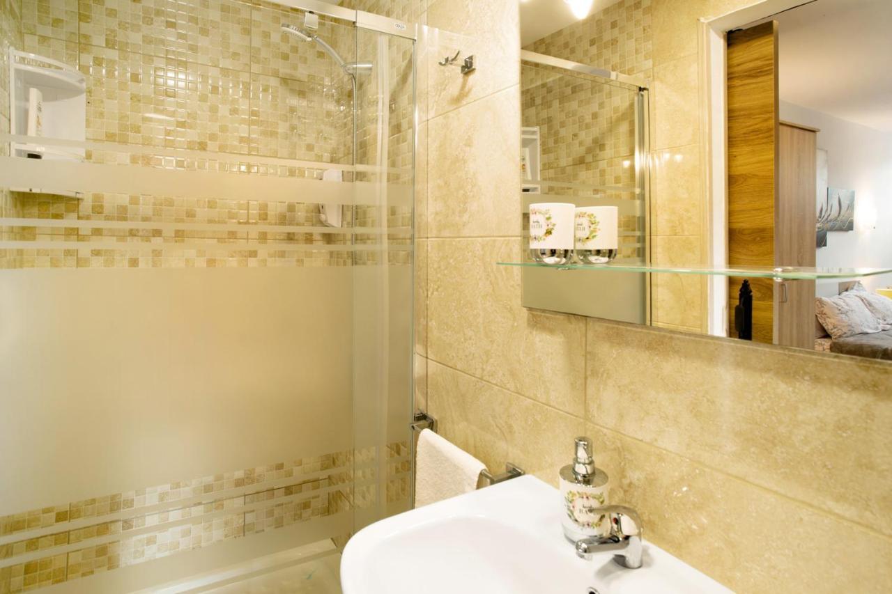 Montemar 1 Apartment Moya  ภายนอก รูปภาพ